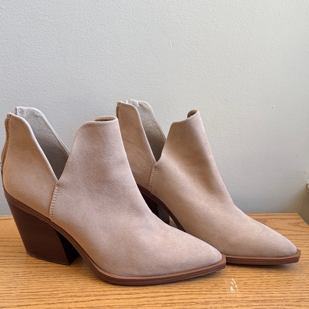 Vince Camuto Tan Heeled Booties